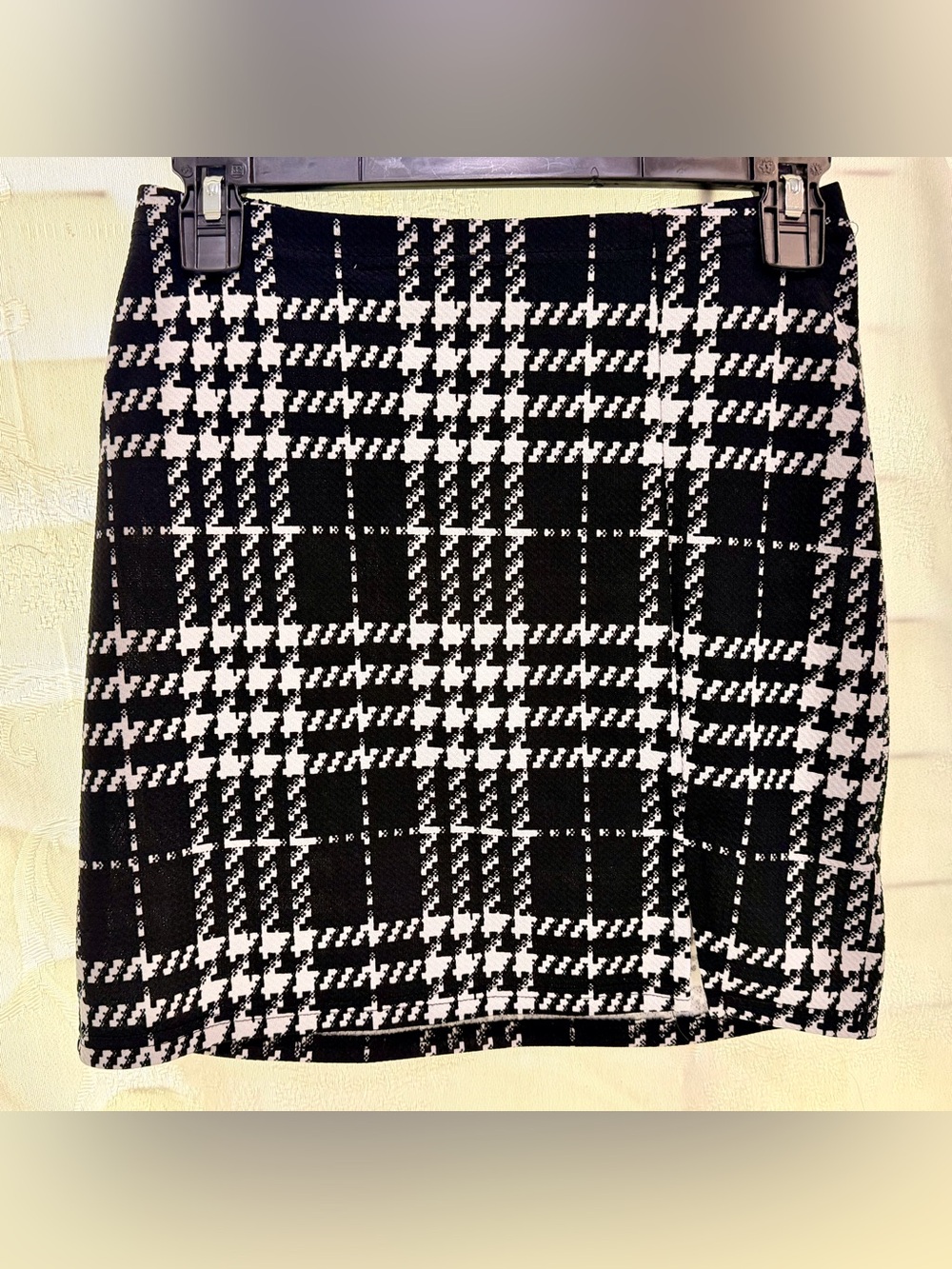 Source Unknown Black and White Houndstooth Mini Skirt B0064